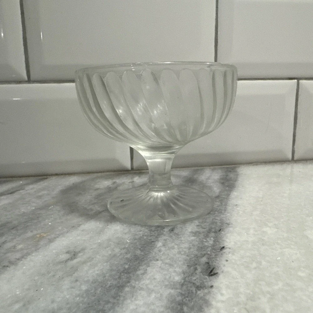 Unmarked this vintage