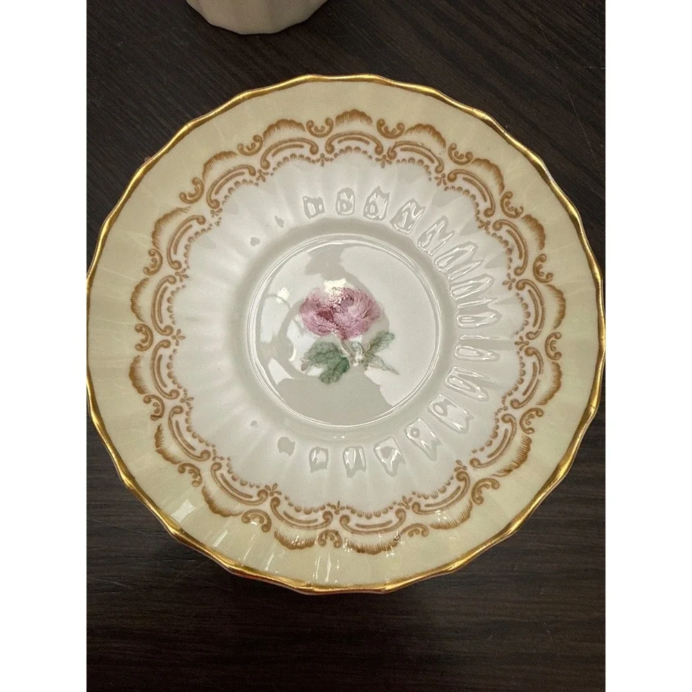 Royal Worcester Cromwell Teacup and Saucer Set Gold Gilt Pink Rose‎ Bone China