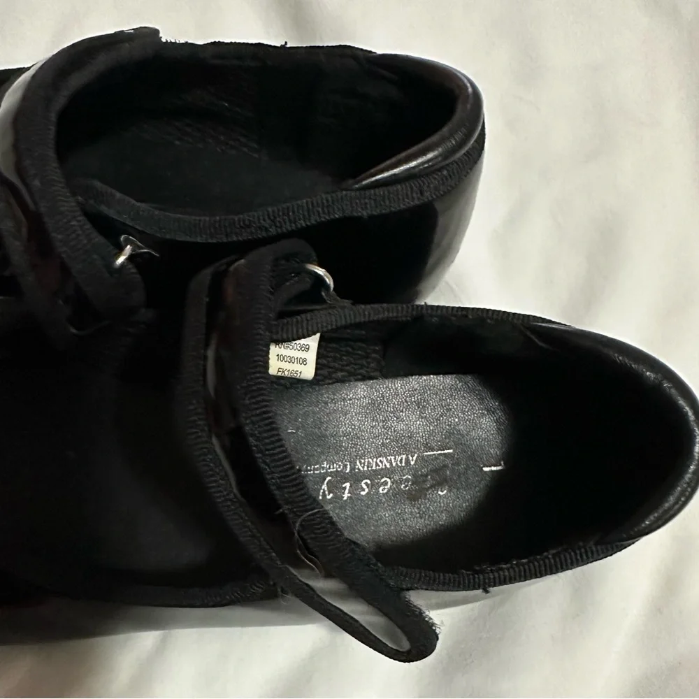 FREESTYLE ( by‎ DANSKIN ) girls tap shoes Size 1