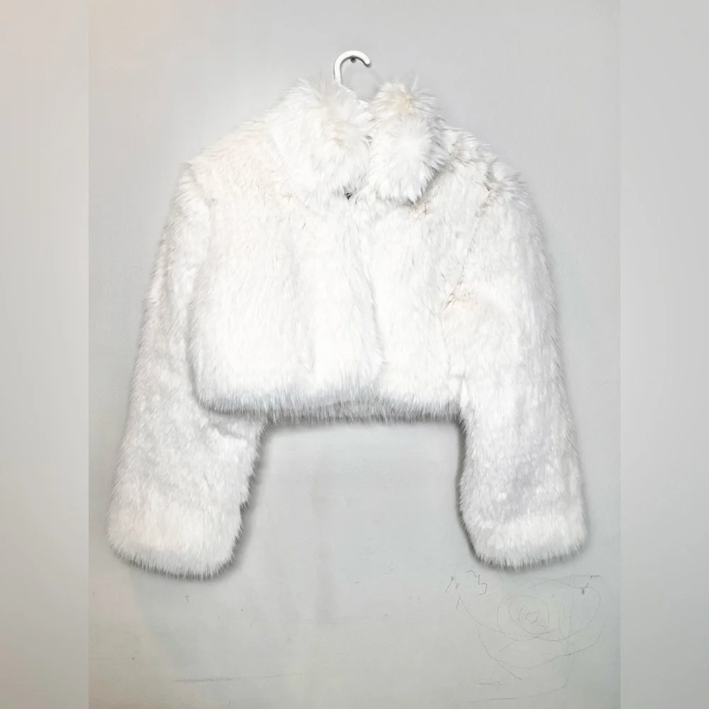 Alo Yoga Opulent Faux Fur Cropped Jacket Size Small Winter Coat LIMITED.