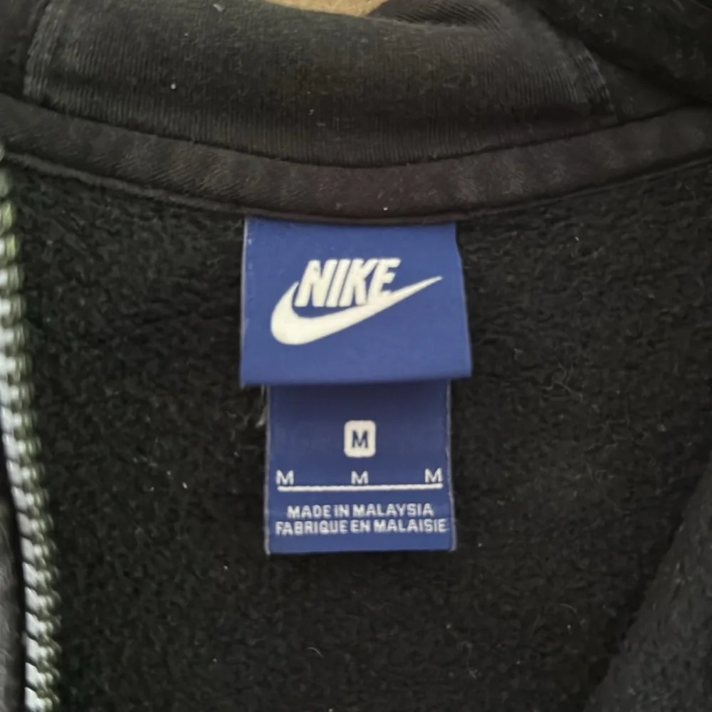 Nike boys black