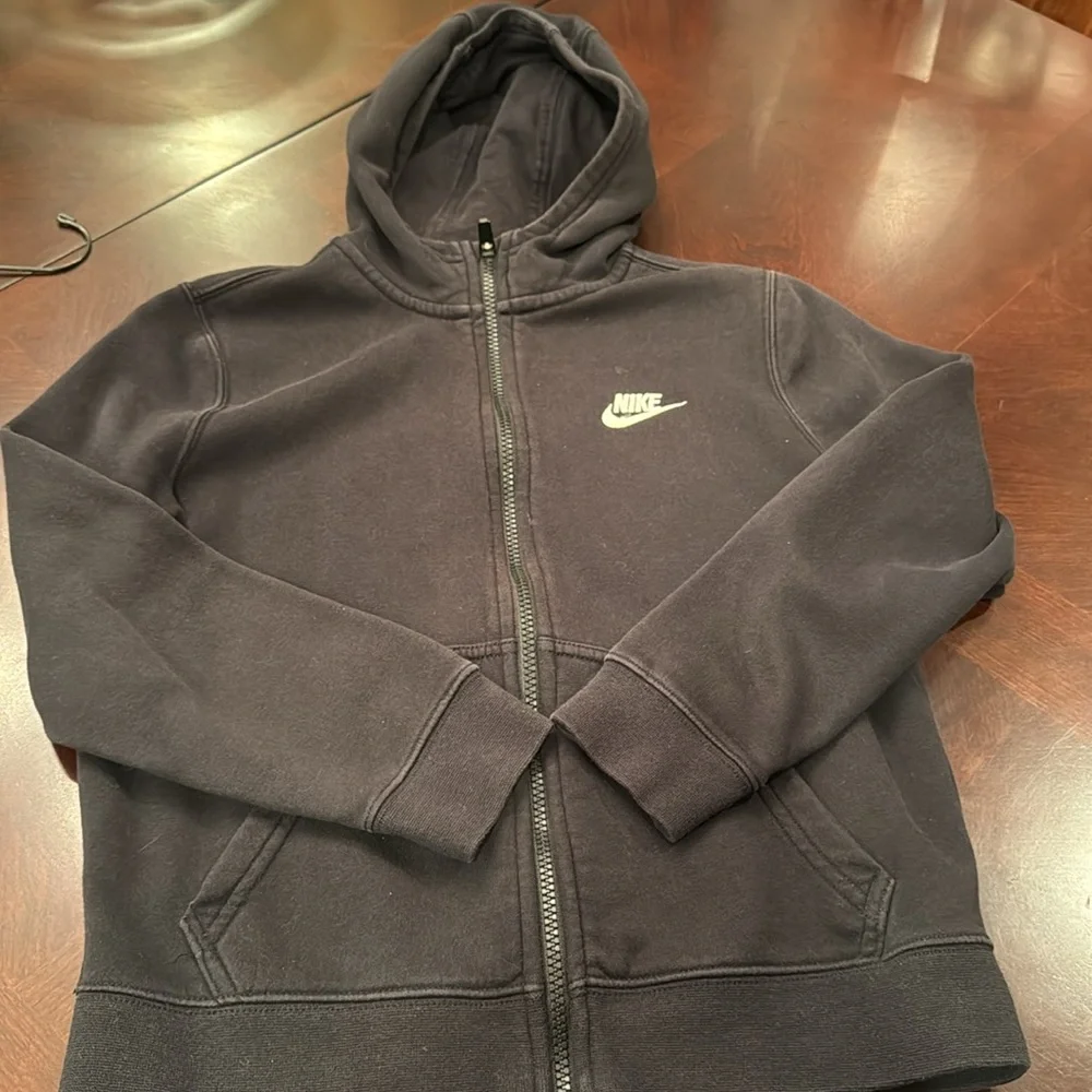 Nike boys black