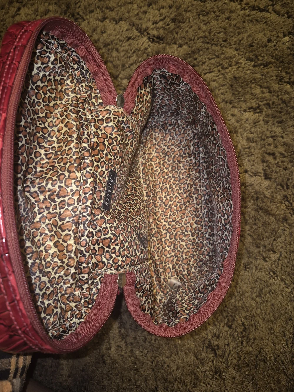 Modella glossy croc