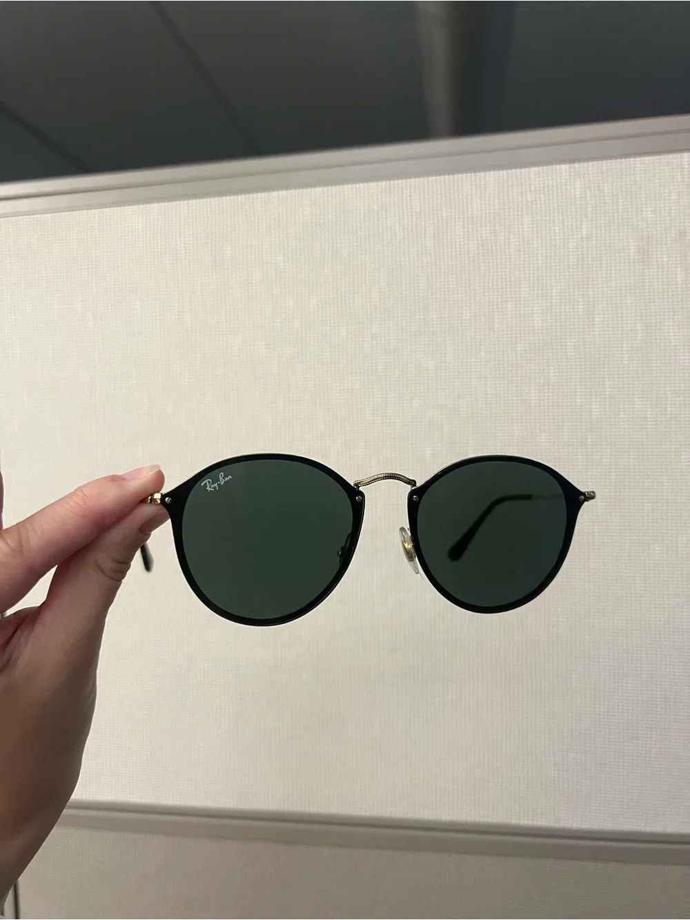 Ray-Ban stylish round