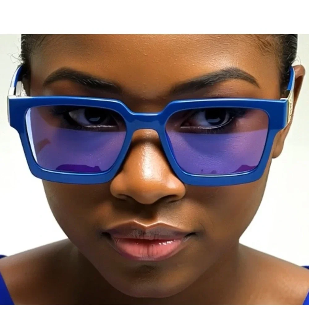 N/A bold stylish