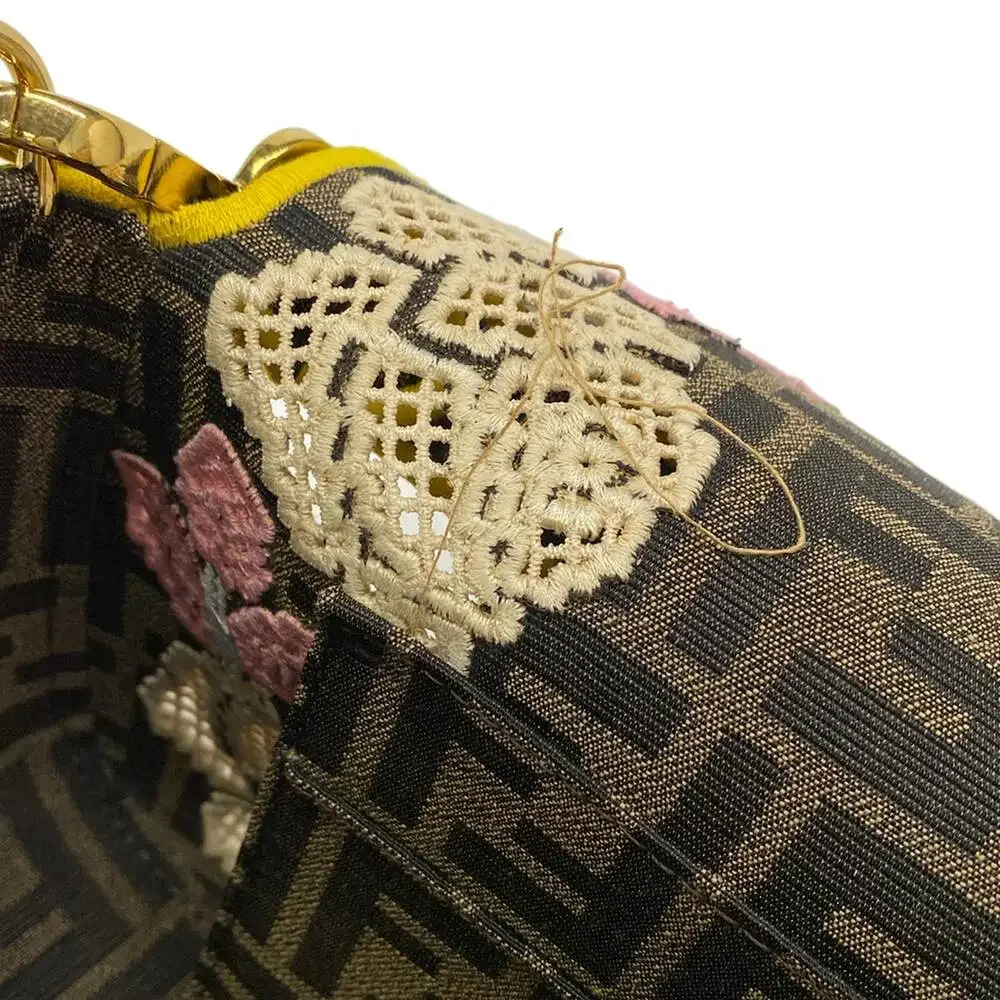 Fendi mama bucket