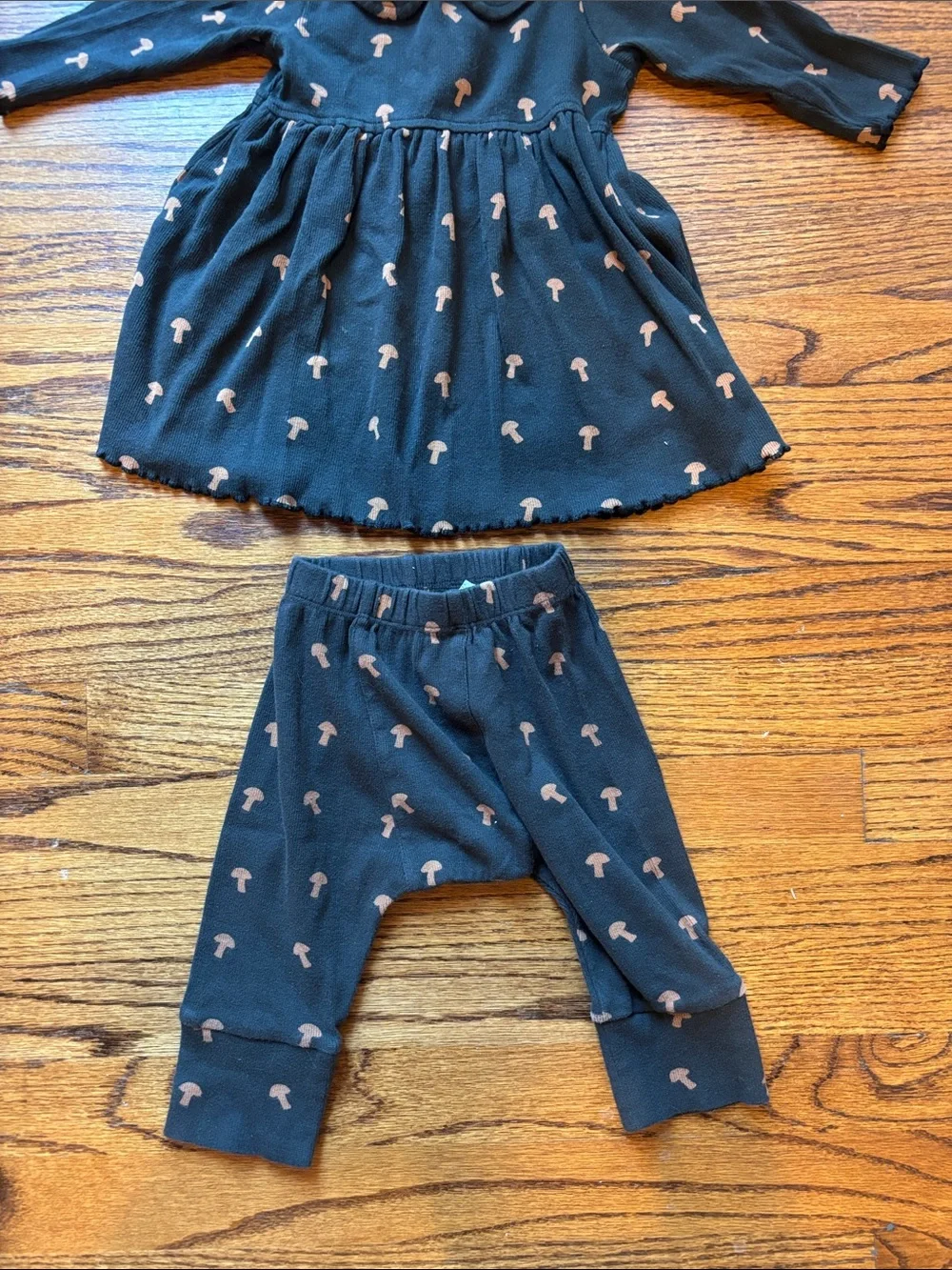 kate quinn Black Mushroom Print Top & Leggings Set Organic Cotton 12-18 months