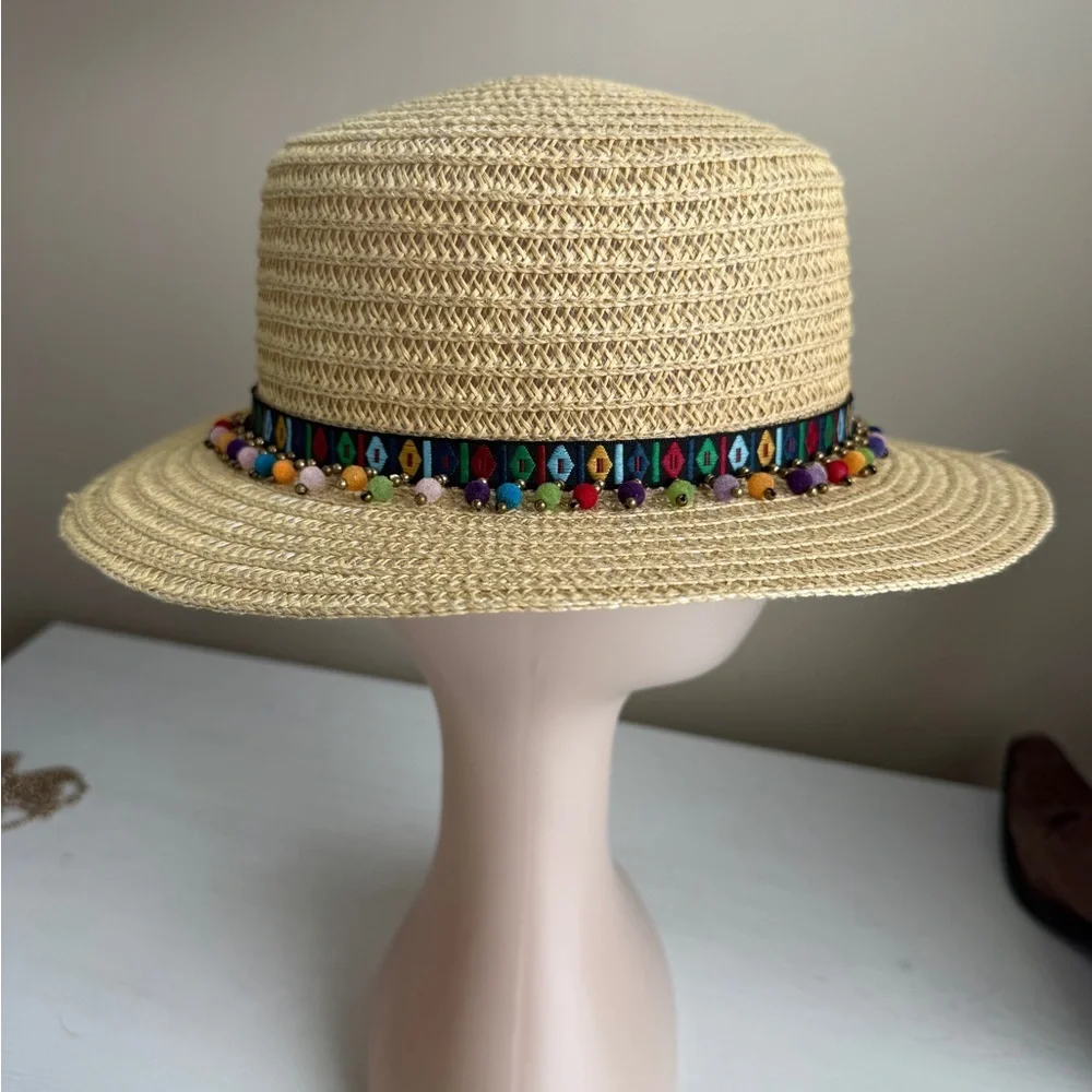 Steve Madden Colorful Pom-Pom Straw Hat beachy Shade Resort Vacation Pool