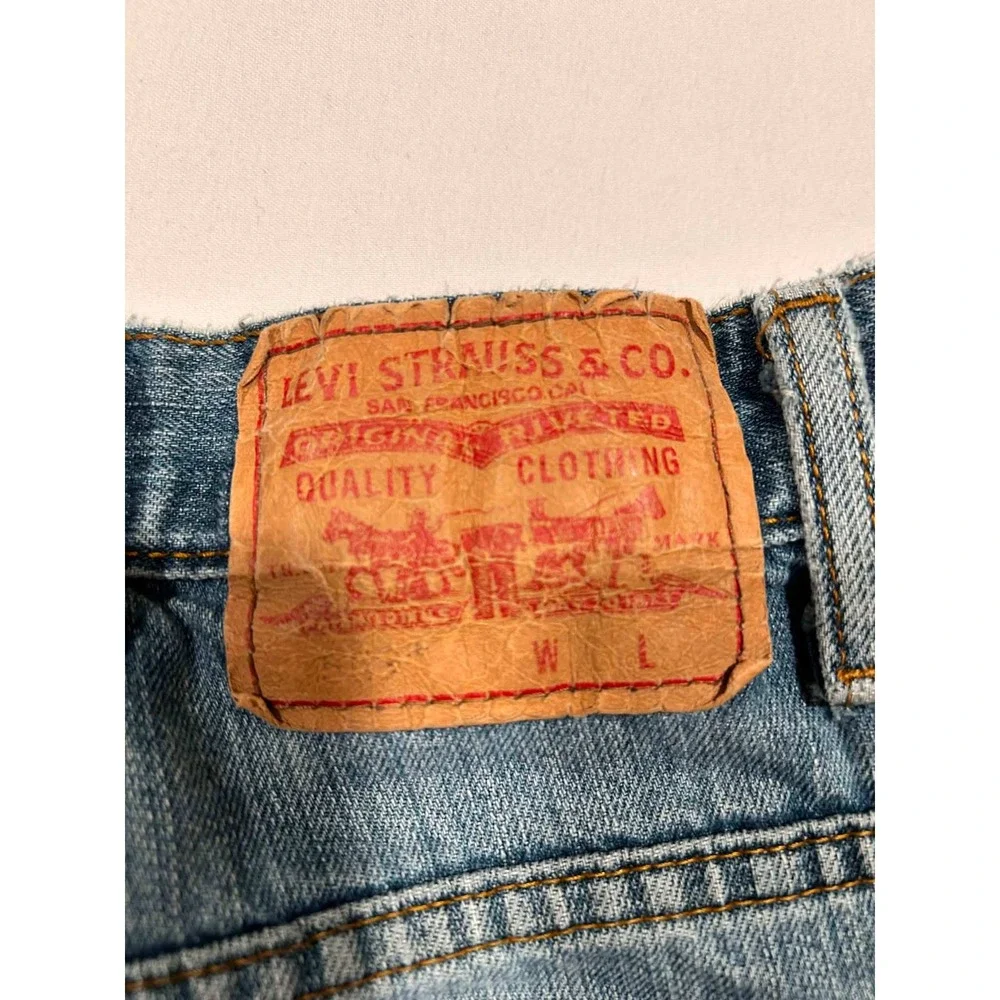 Levis levis 559