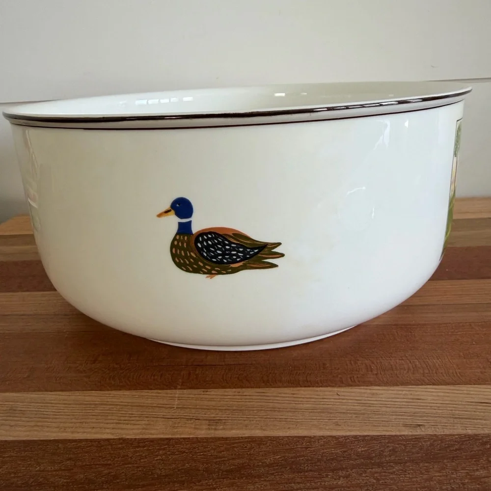 Villeroy & Boch measures 25”