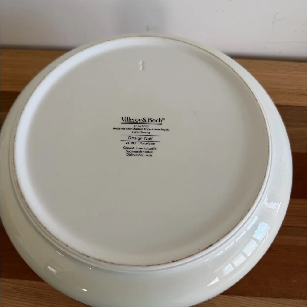 Villeroy & Boch measures 25”