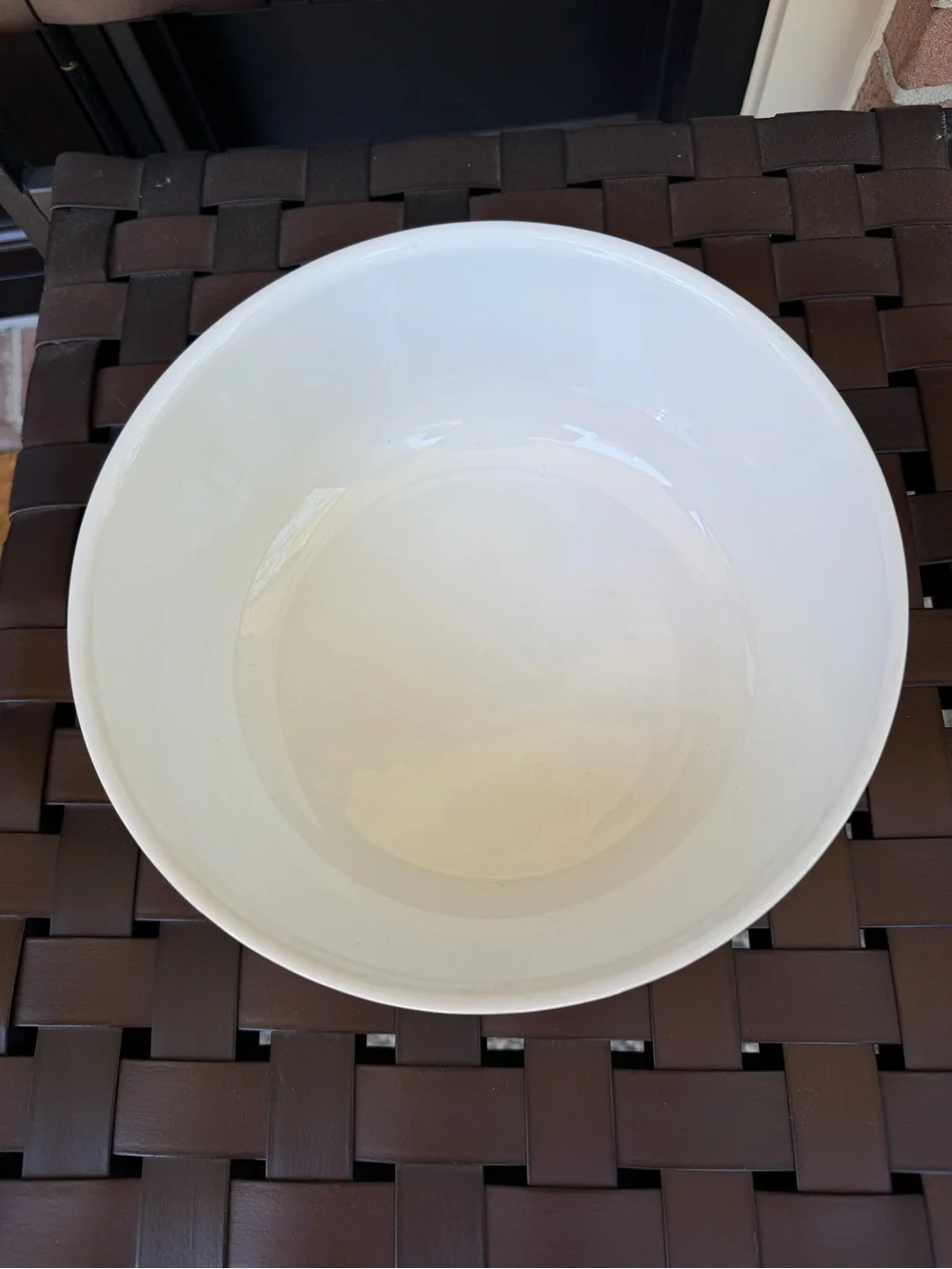 Villeroy & Boch measures 25”