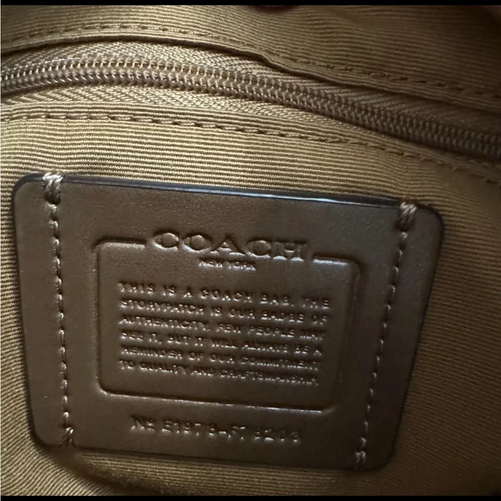 Coach nwt vandal