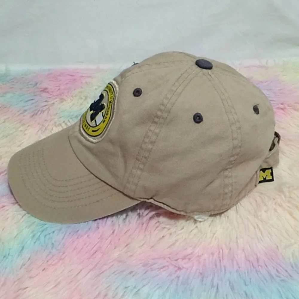 Vintage The University Of Michigan Wolverines Adjustable Back Hat UNISEX