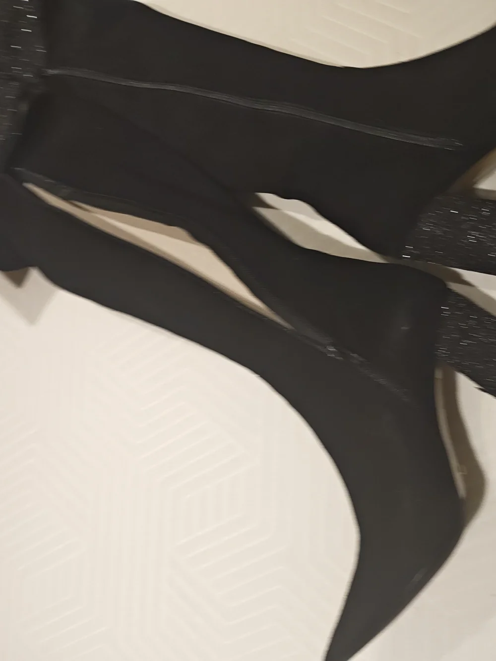 Laura Ferri chic black