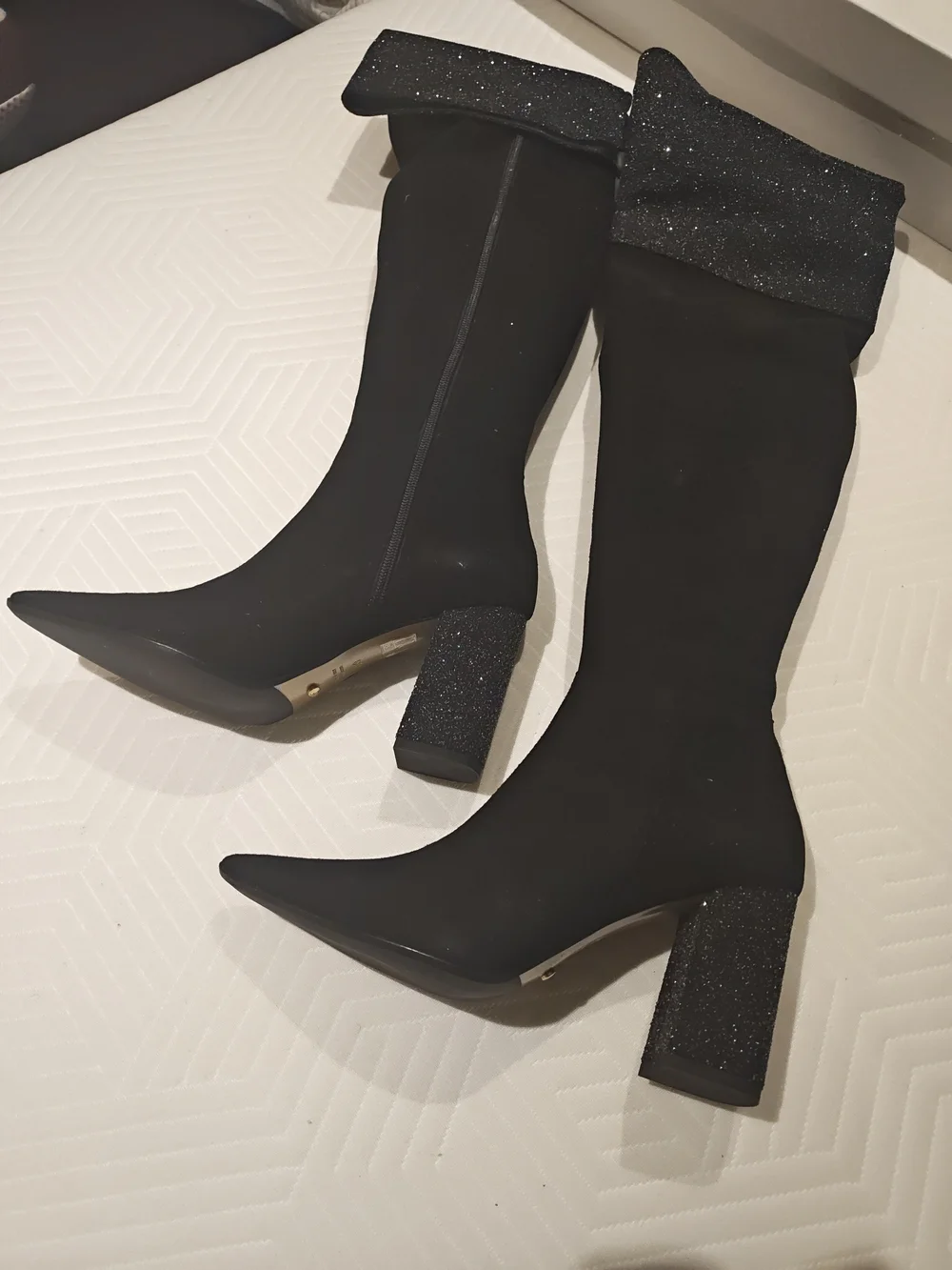 Laura Ferri chic black