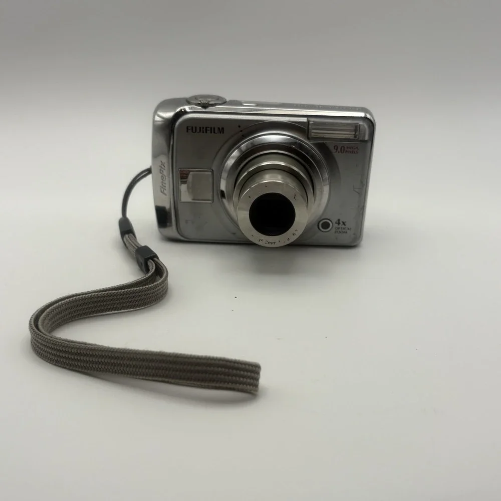 FUJIFILM FinePix A900 9.0MP Digital Camera - Point & Shoot - Tested Works READ