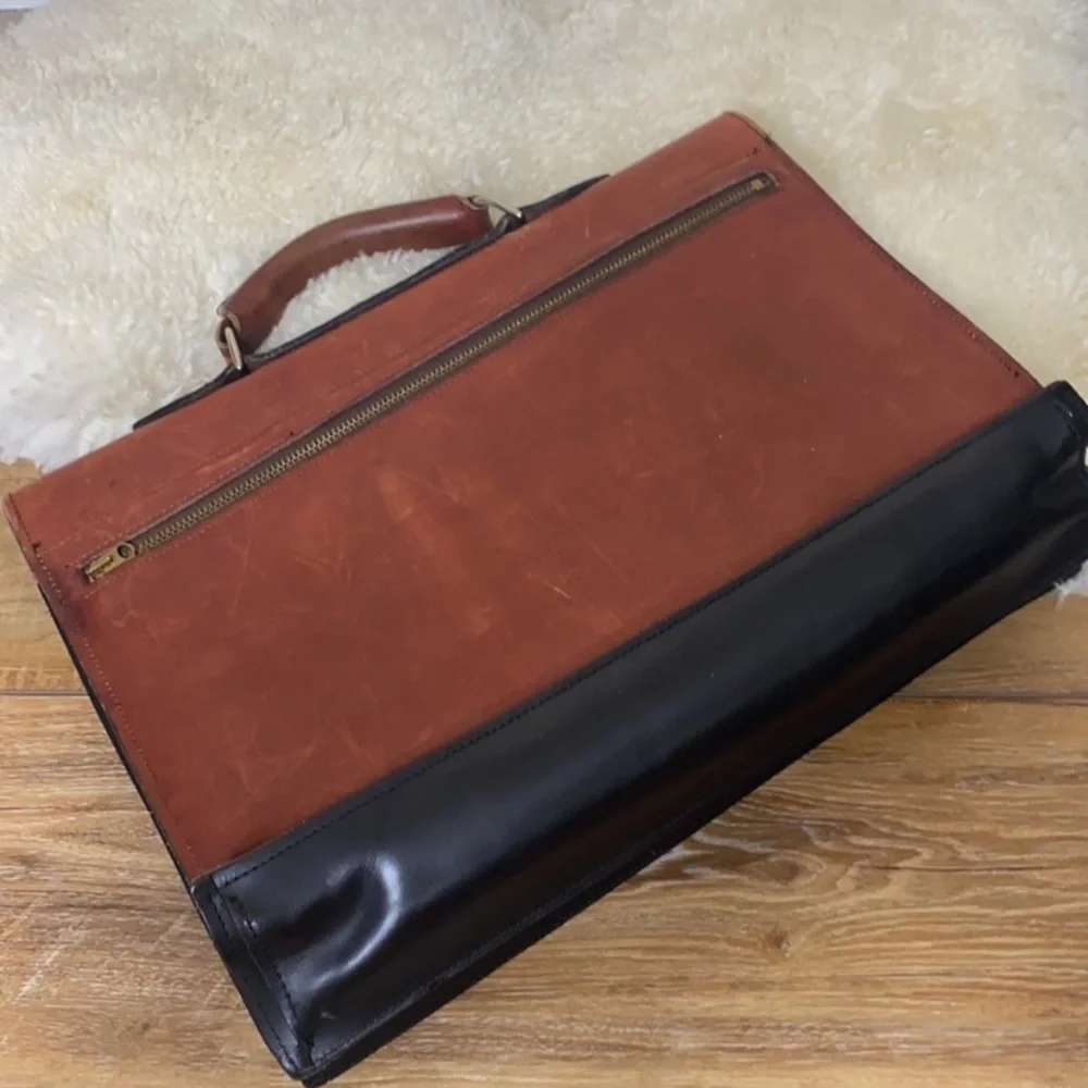 Leather Briefcase‎