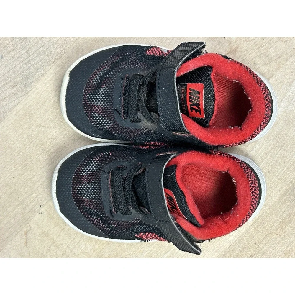 Nike revolution toddler