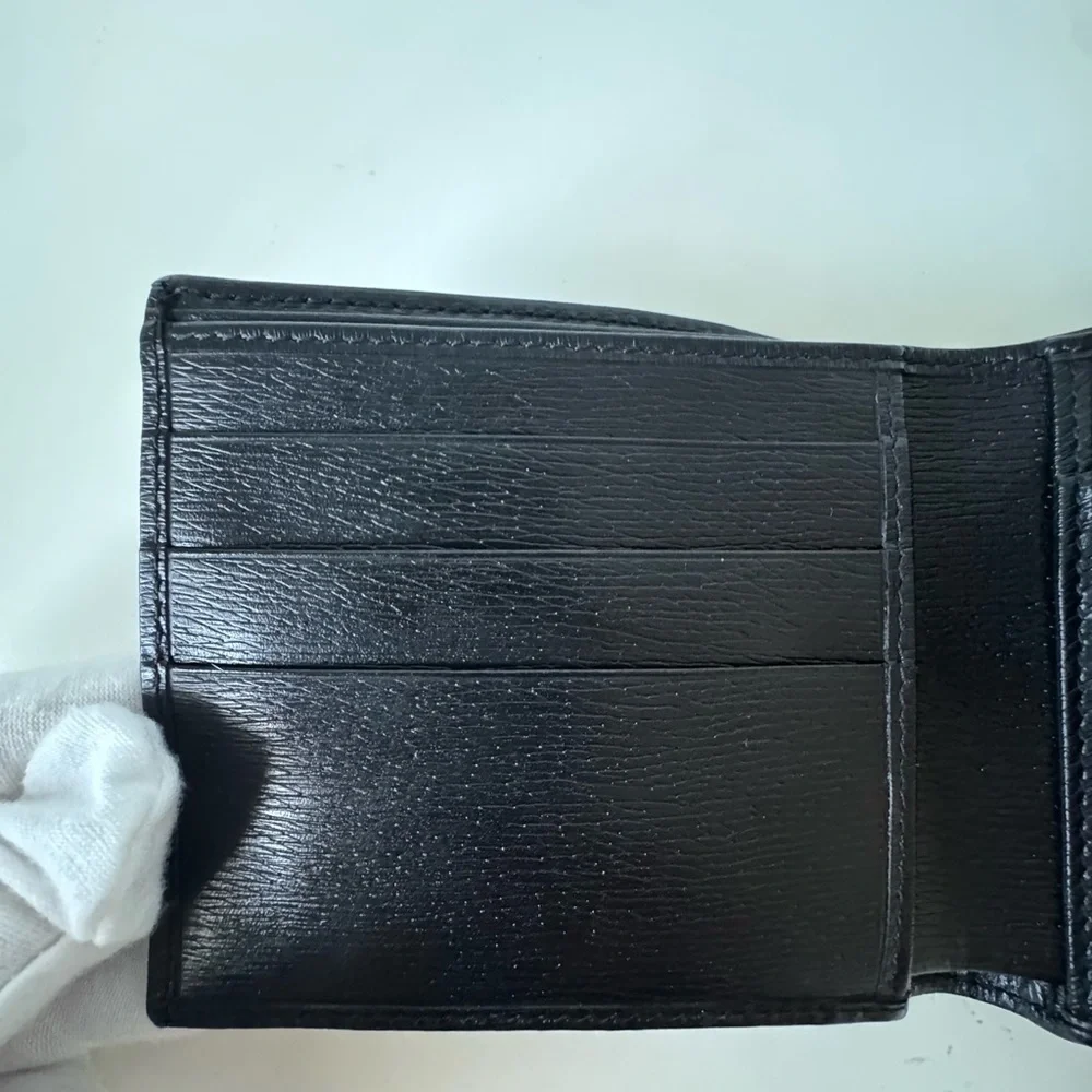 Gucci pre owned