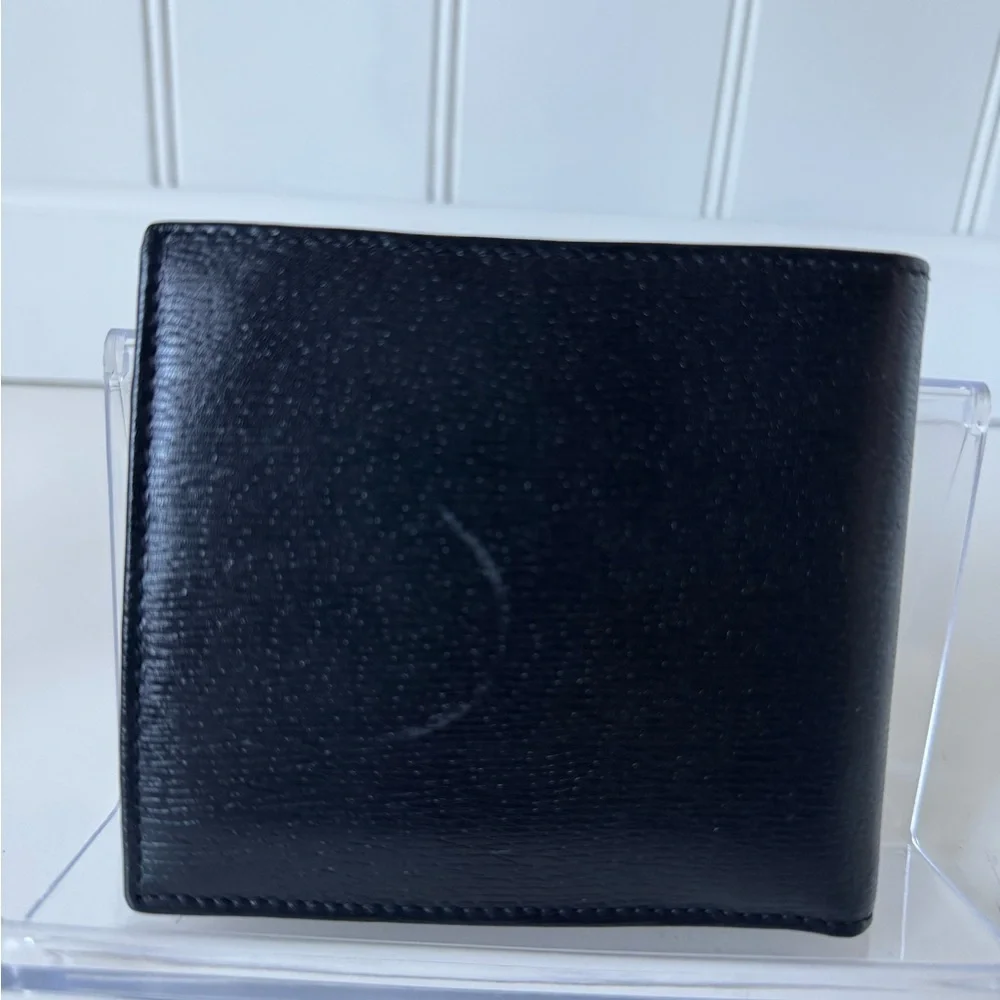 Gucci pre owned