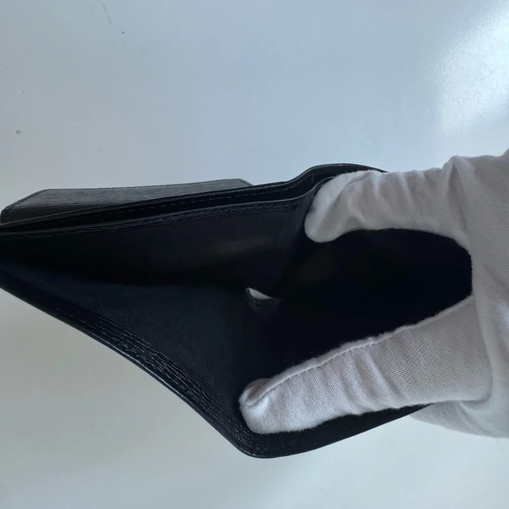 Gucci pre owned