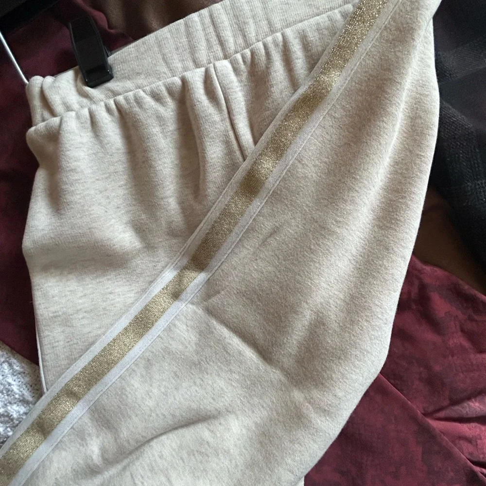 GAP comfortable tan