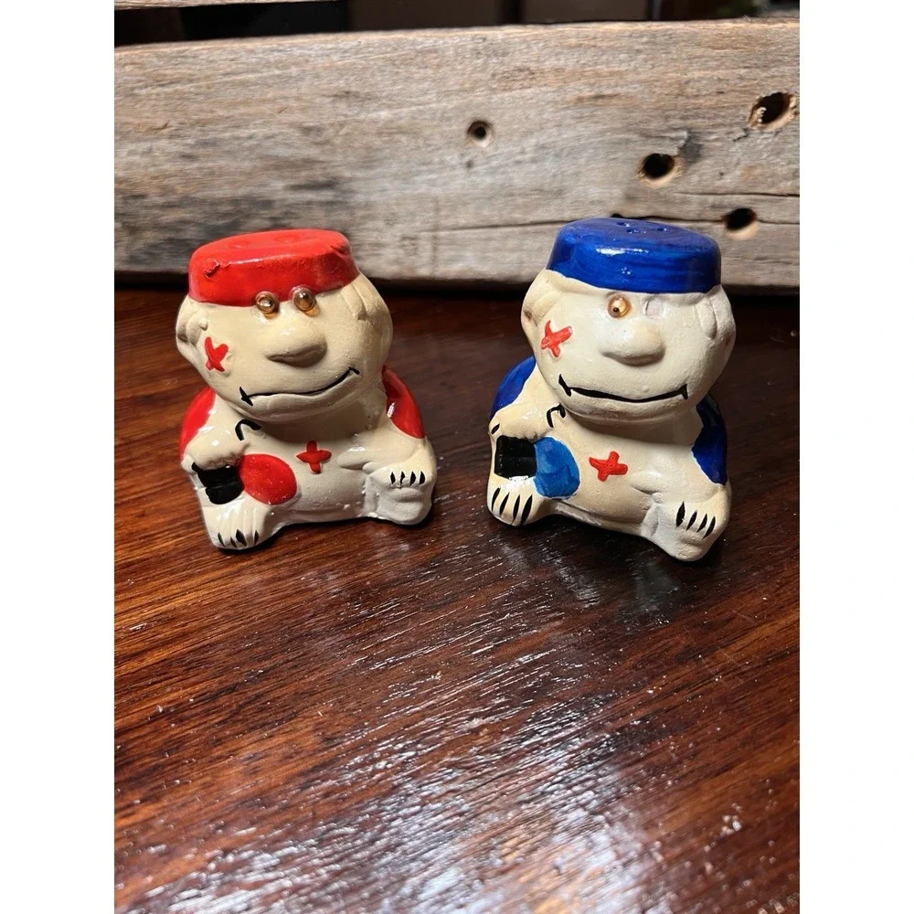 Vintage Salt And Pepper Shakers Funny‎ Guys Ceramic Cartoonish MCM Hand Painted