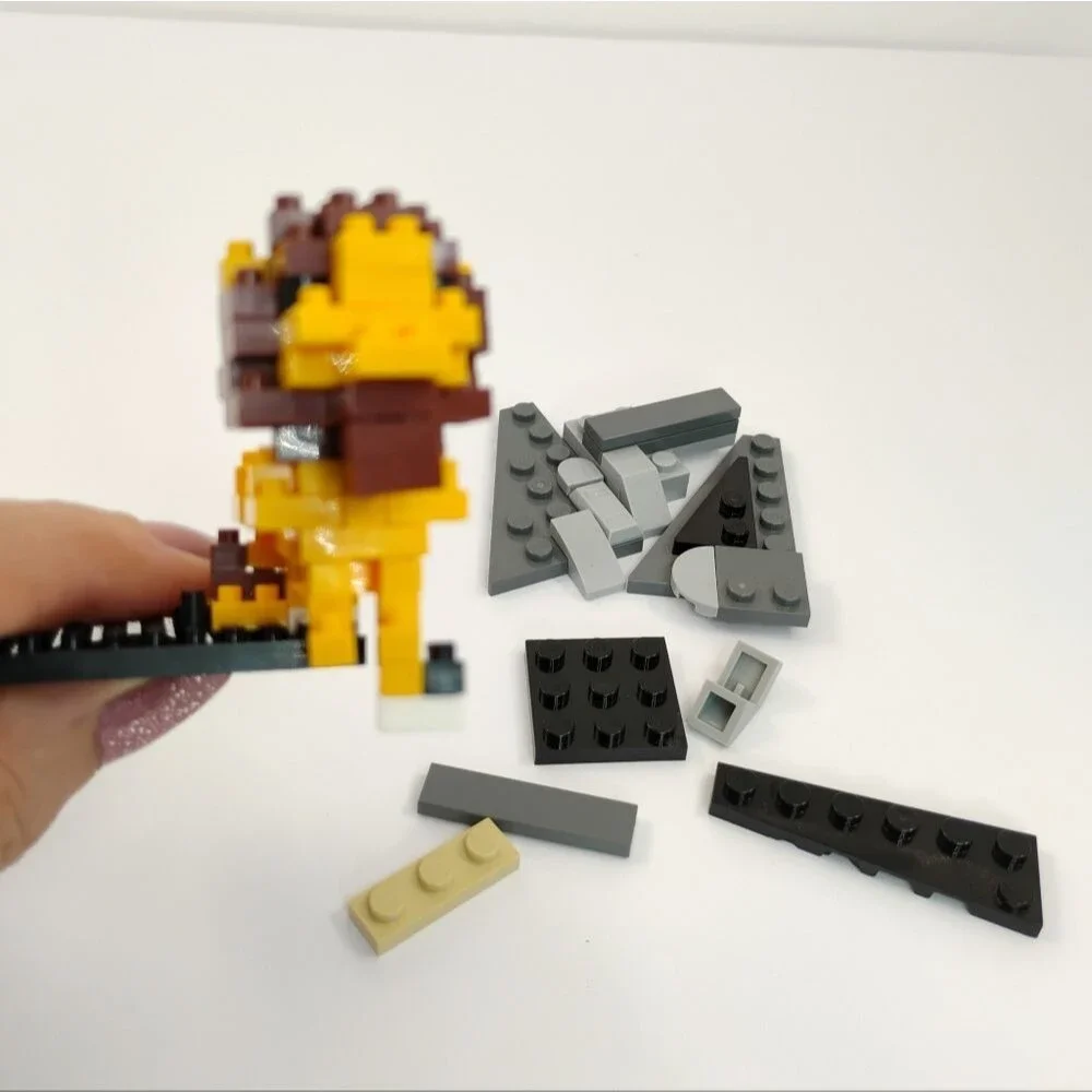 Lego pieces lion