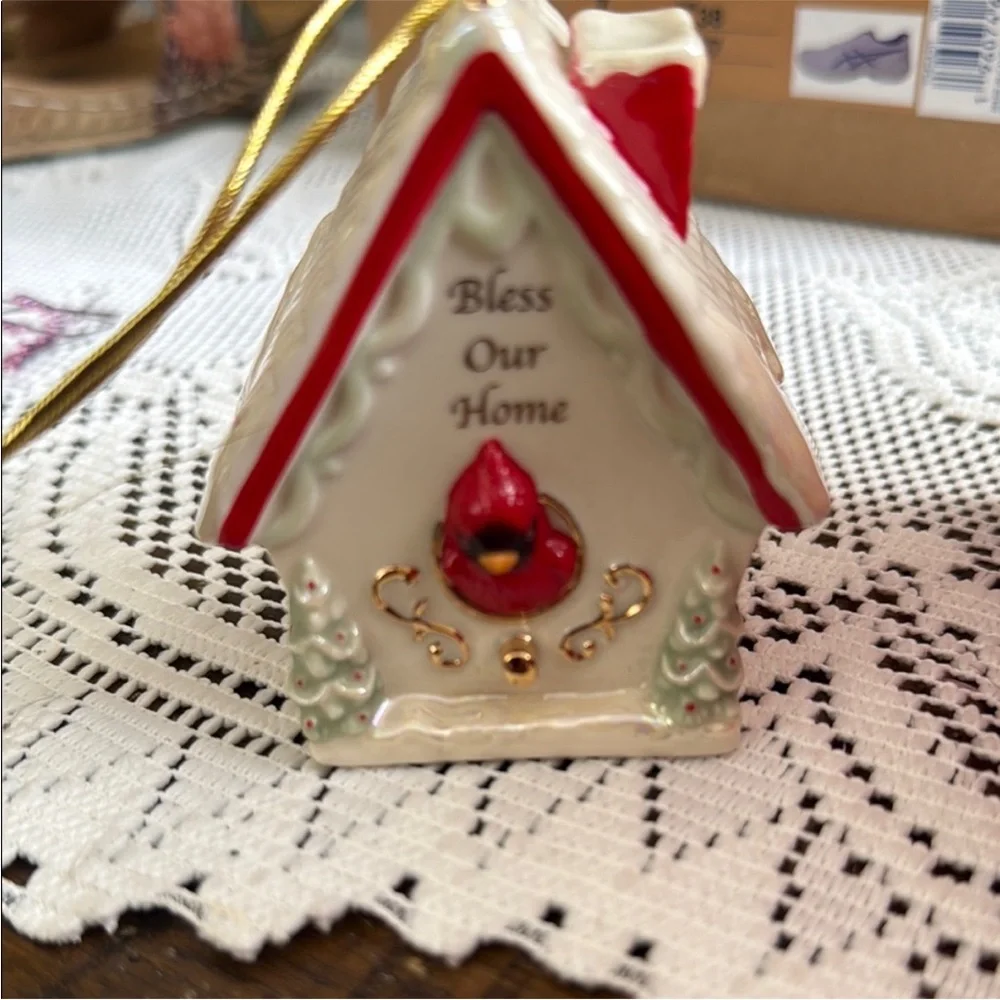 Lenox red white