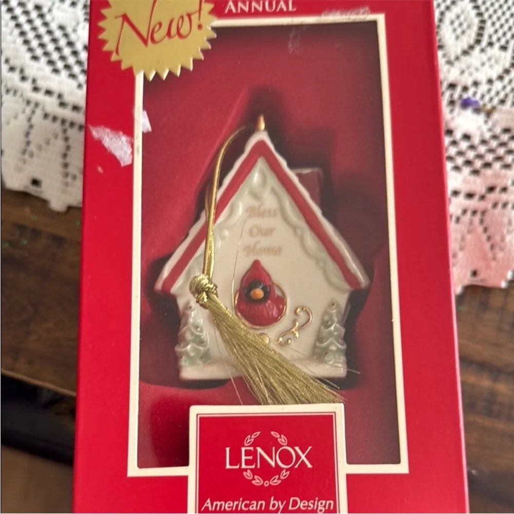 Lenox red white