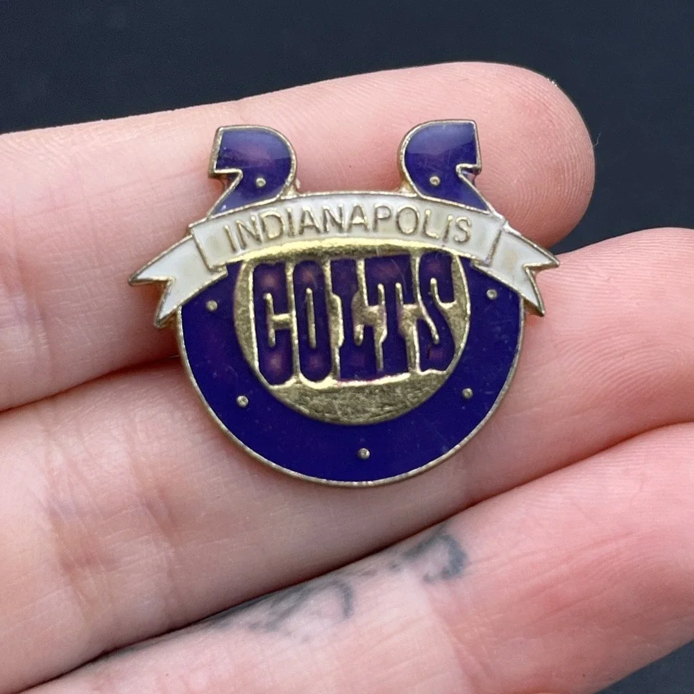 NFL Football‎ Indianapolis Colts Lapel Hat Pin