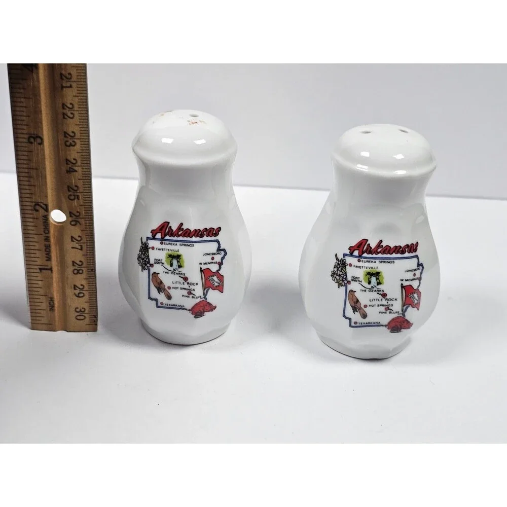 Arkansas Souvenir Salt and Pepper Set State Map