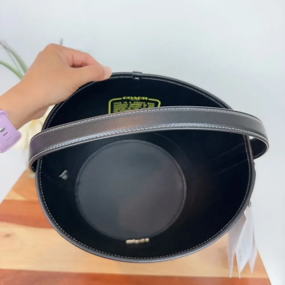 Coach nwt trick