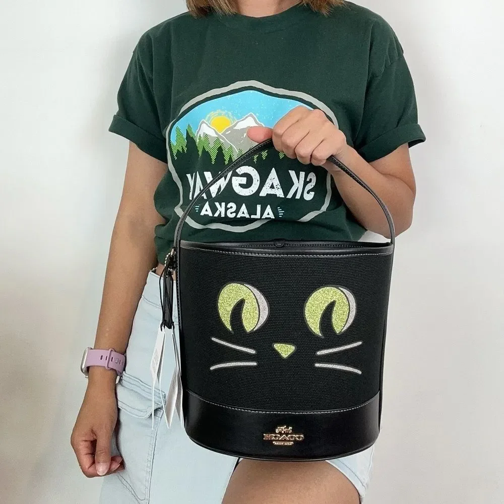 Coach nwt trick
