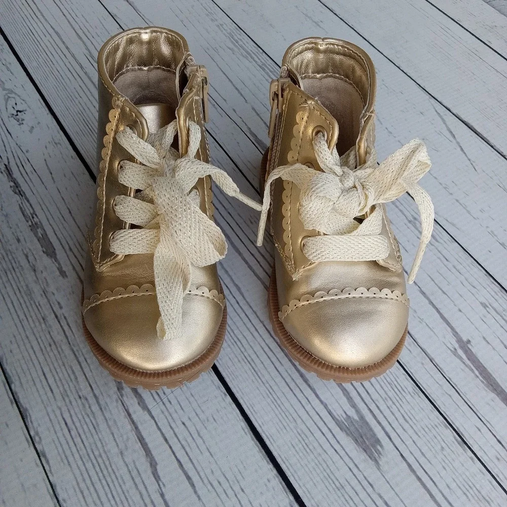 GAP adorable footwear