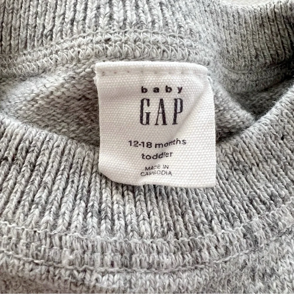 Baby Gap Crewneck Sweater Brannan Bear in Light Heather Grey Size 12-18 Months