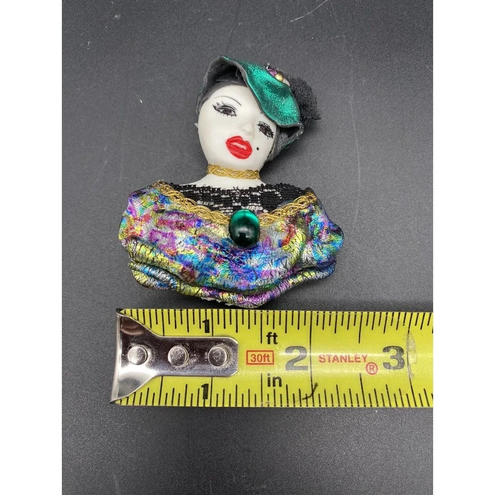 VINTAGE HANDMADE ART DECO LADY FACE HEAD WITH HAT FANCY BROOCH PIN Signed TG '97