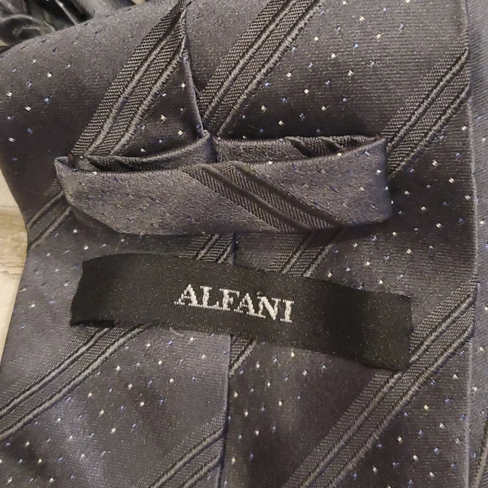 Alfani excellent used