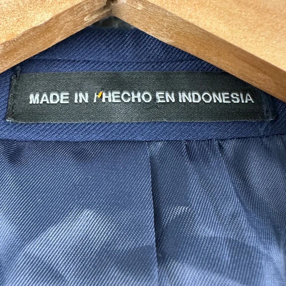 Perry Ellis button writing
