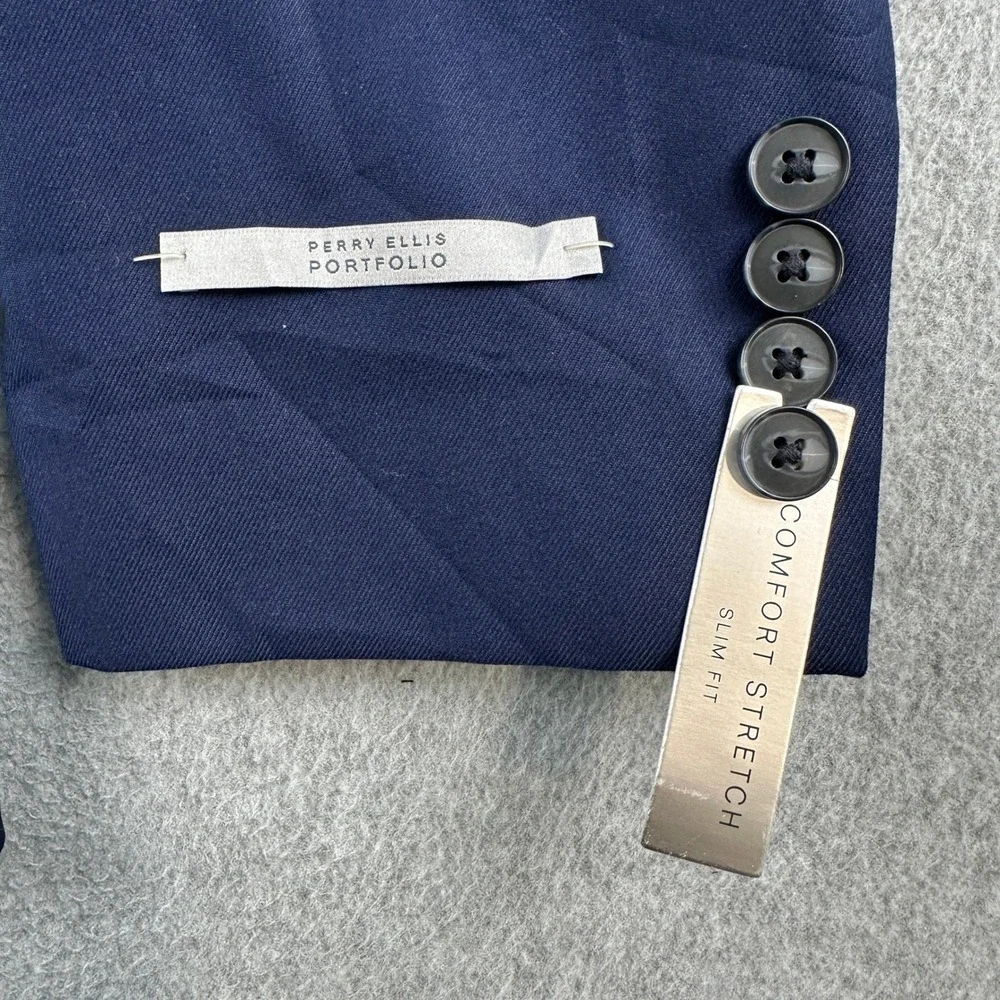 Perry Ellis accurate button