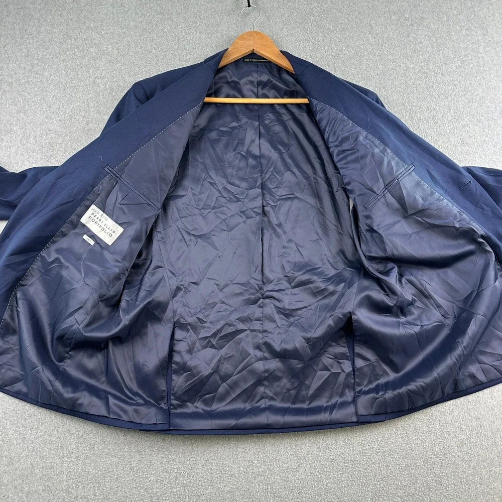 Perry Ellis based size slim