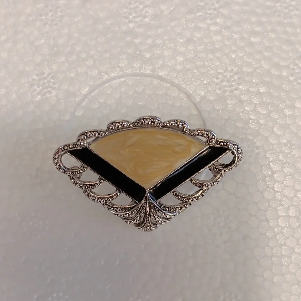 Avon 1989 accents