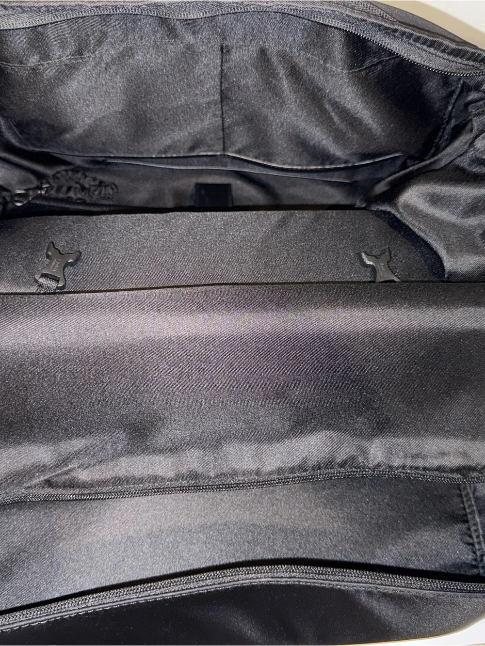 BEIS sleek black
