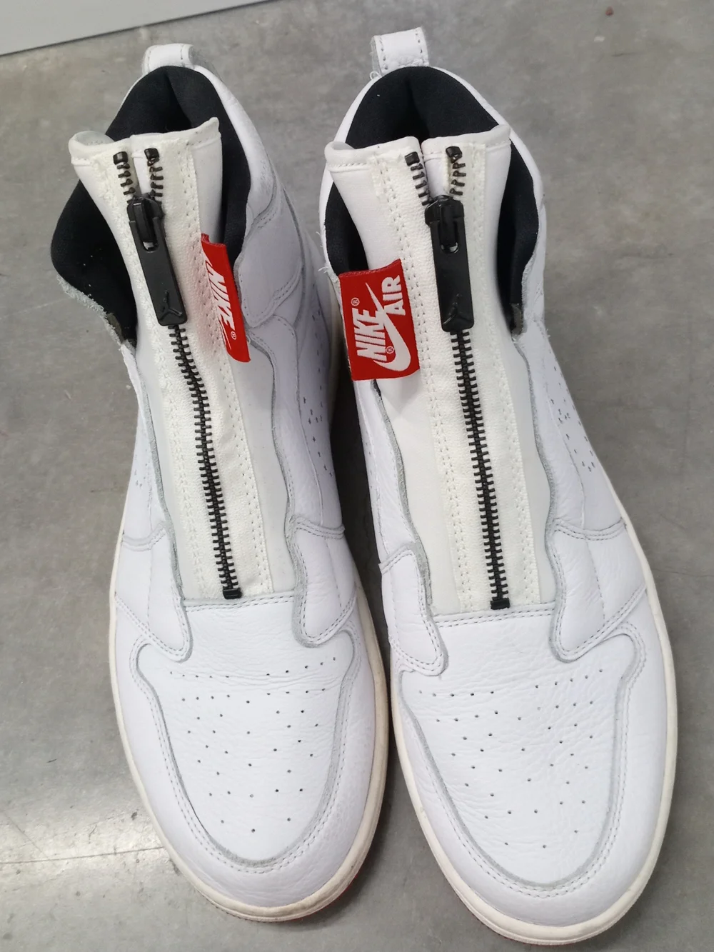 Jordan outsole red zip