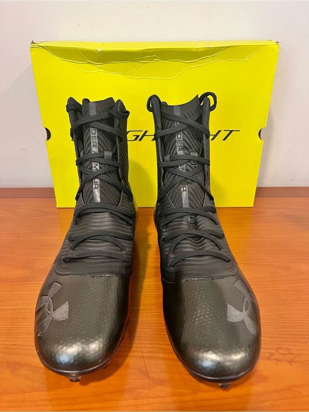 NIB Under Armour Mens Black Highlight MC Football Cleats Size 14 MSRP $130