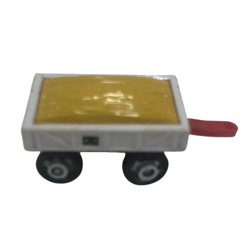 Vintage Miniature Toy Farm Wagon White with Yellow Load Red Hitch 1.25in