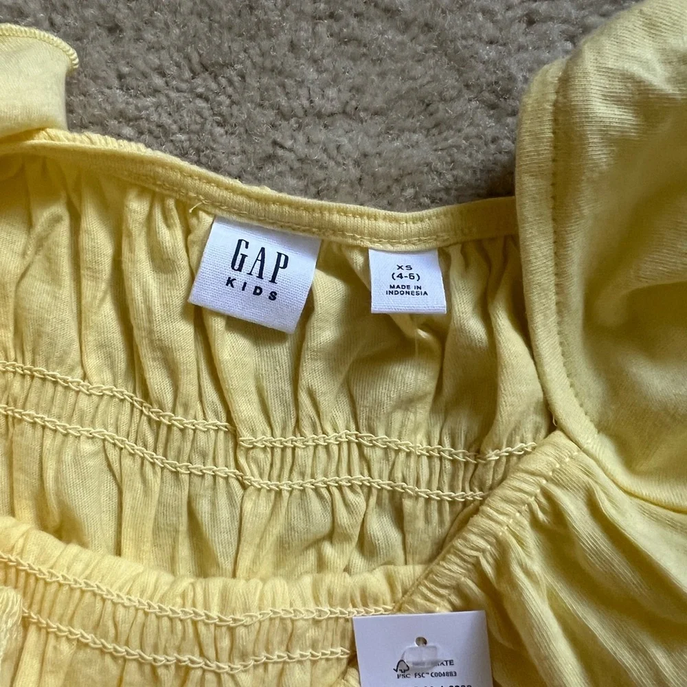 GAP sleeves playful charming