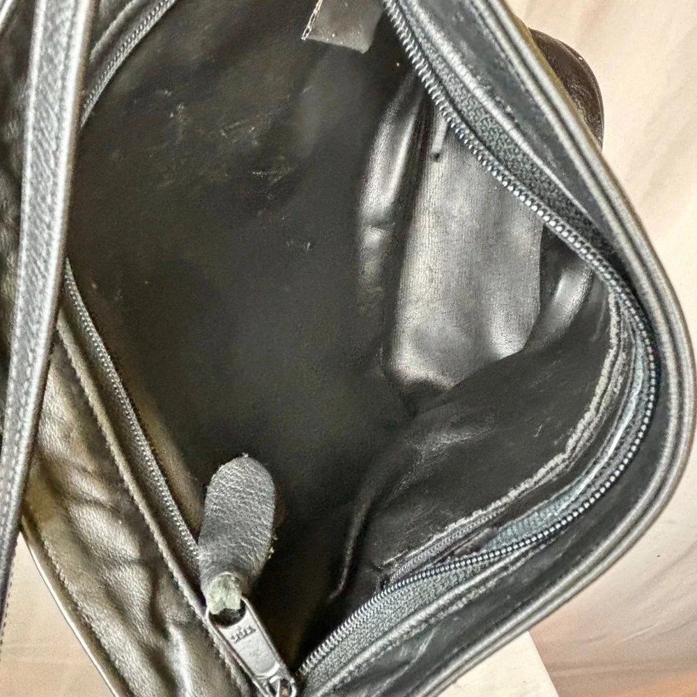 Leaf Leather lower unique features
