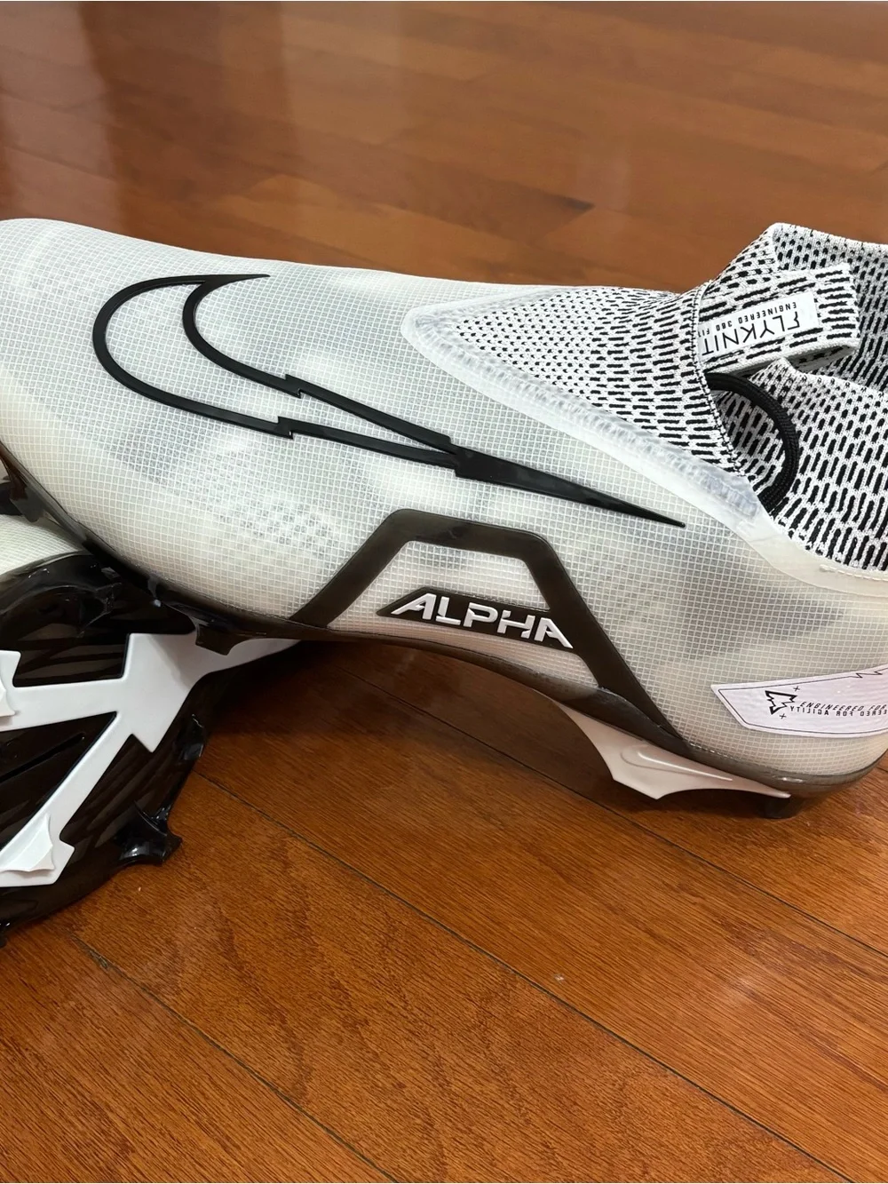 Nike laceless soccer